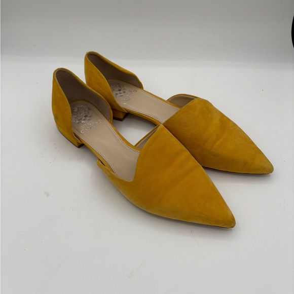 Vince Camuto Suede Golden Yellow
Small heel. Size 9 - Picture 1 of 3